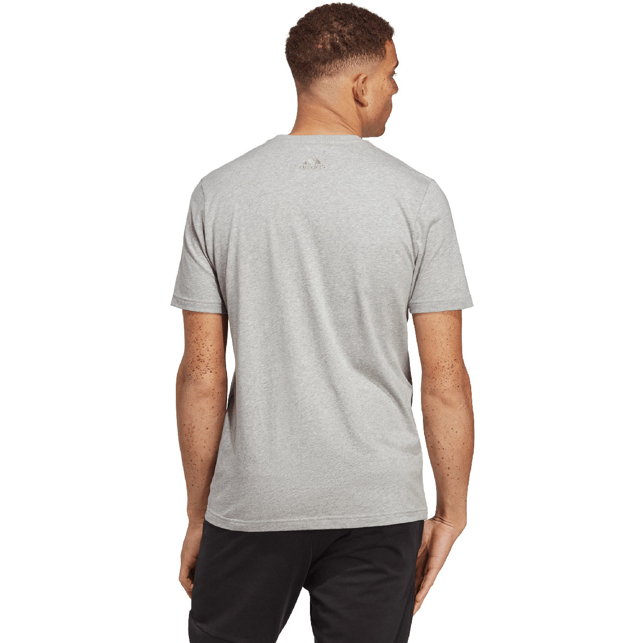 Koszulka męska adidas Essentials Single Jersey Linear Embroidered Logo Tee szara – ujęcie 2