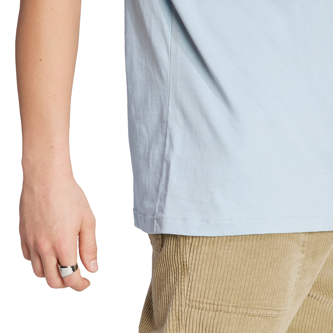 Koszulka męska adidas Essentials Single Jersey Linear Embroidered Logo Tee niebieska – ujęcie 6