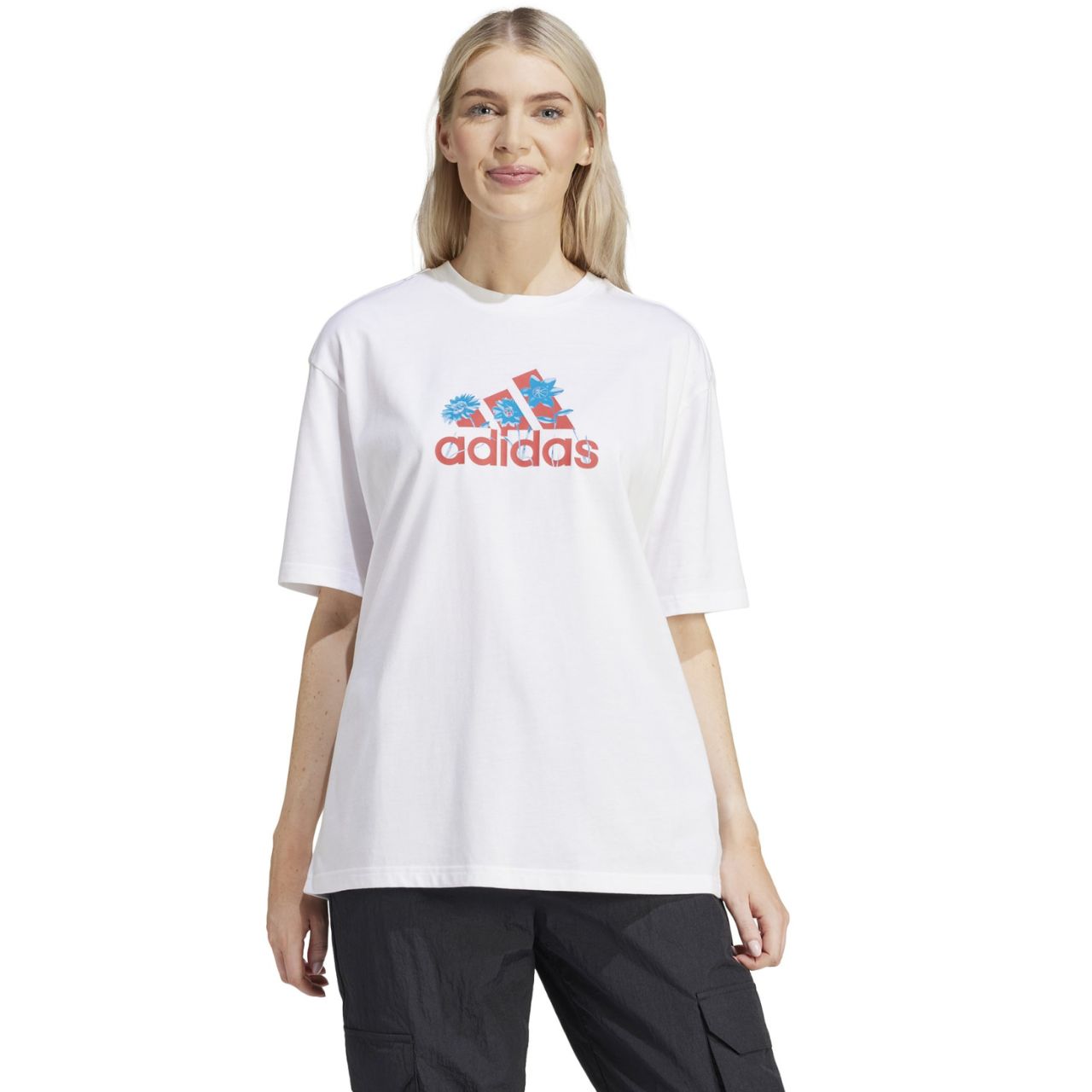 Koszulka damska adidas Flower Pack Badge of Sport biała – ujęcie 3