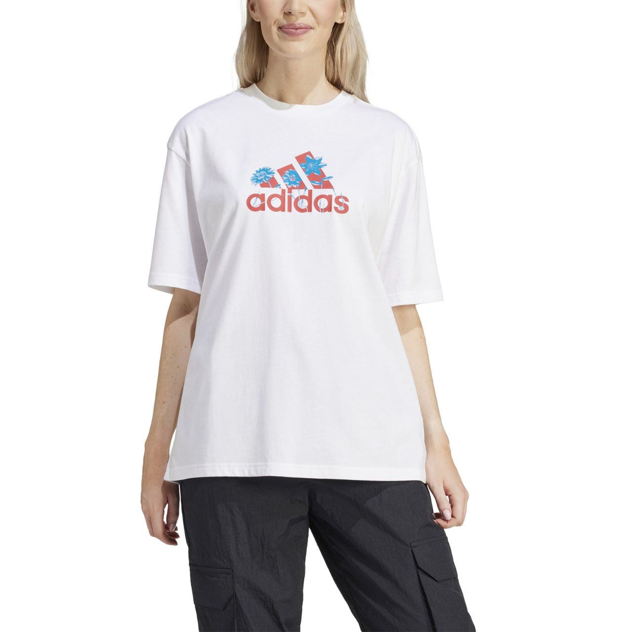 Koszulka damska adidas Flower Pack Badge of Sport biała – ujęcie 4