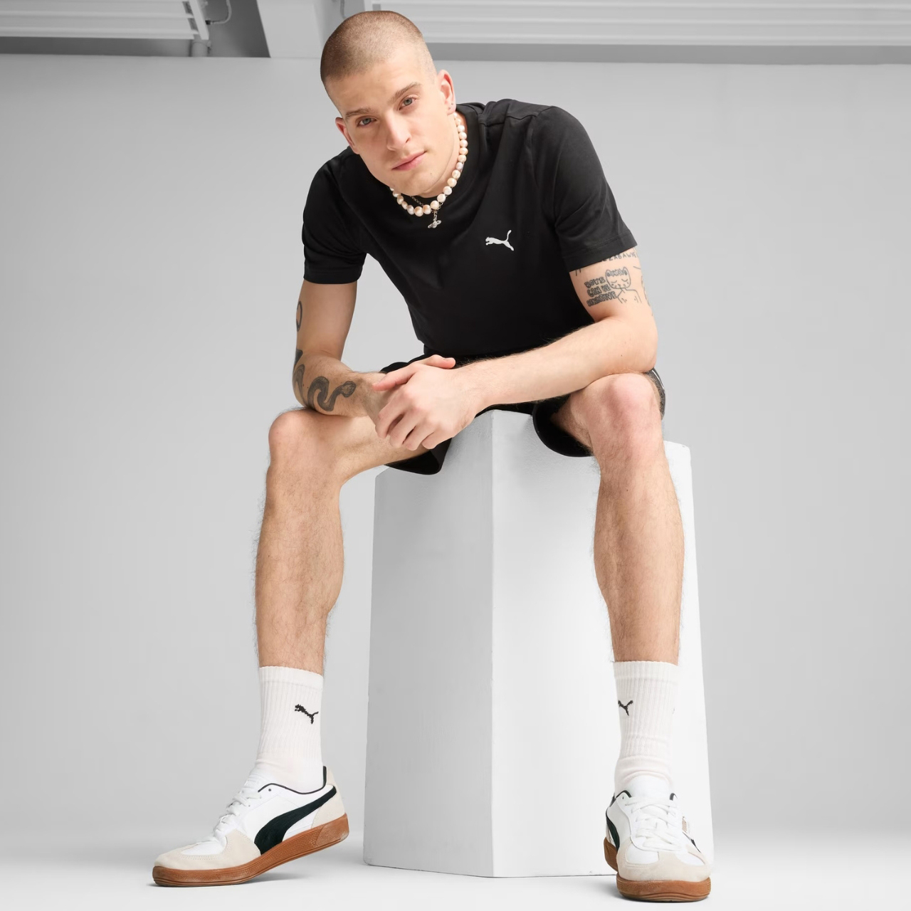 Koszulka męska Puma Ess Small Logo Tee czarna – ujęcie 4