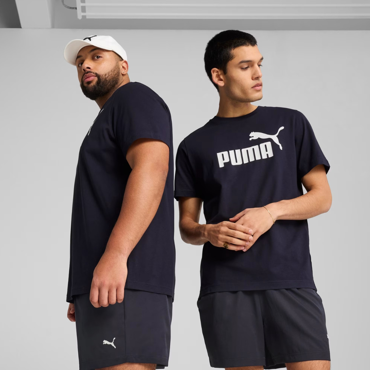 Koszulka męska Puma Ess No.1 Logo Tee granatowa – ujęcie 3
