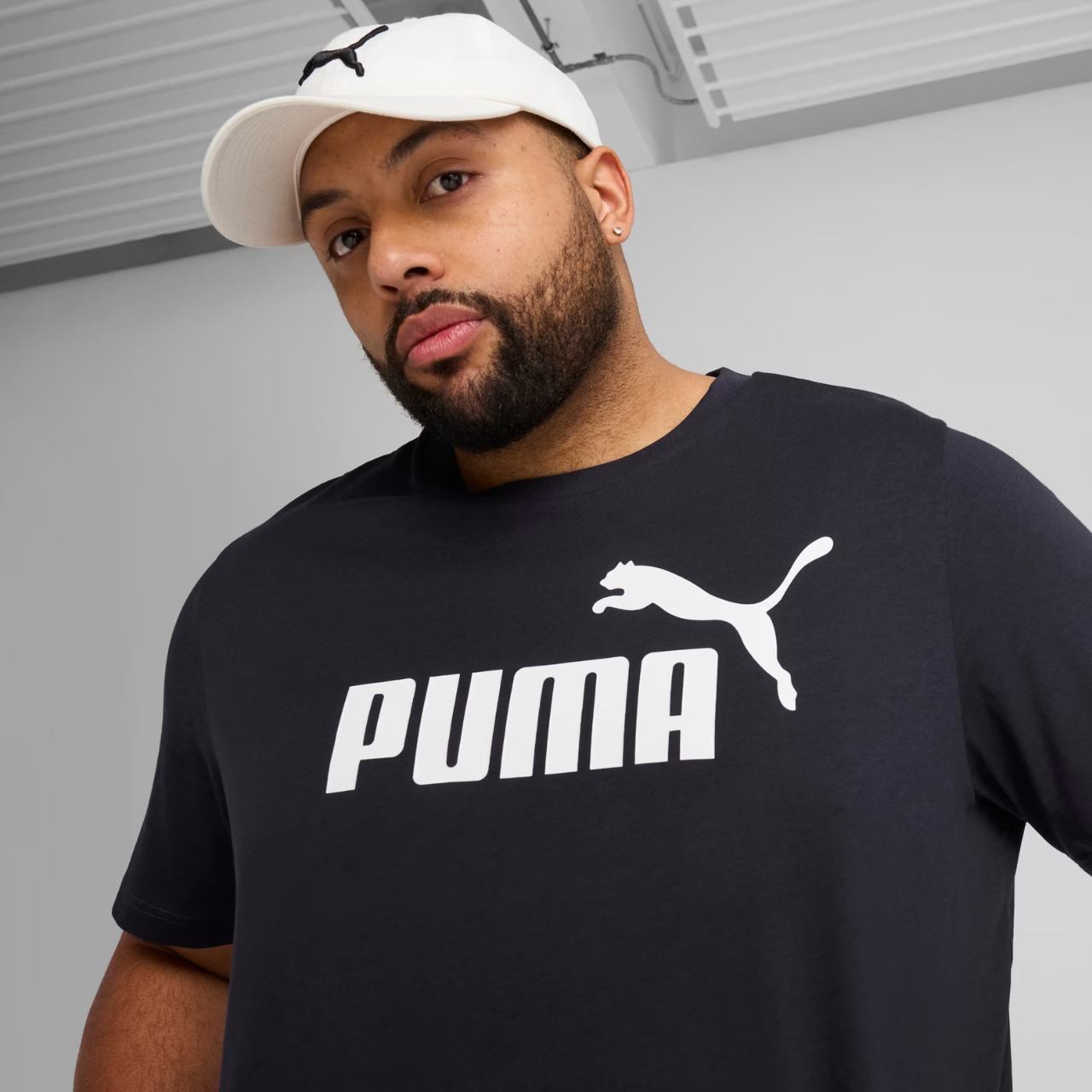 Koszulka męska Puma Ess No.1 Logo Tee granatowa – ujęcie 4