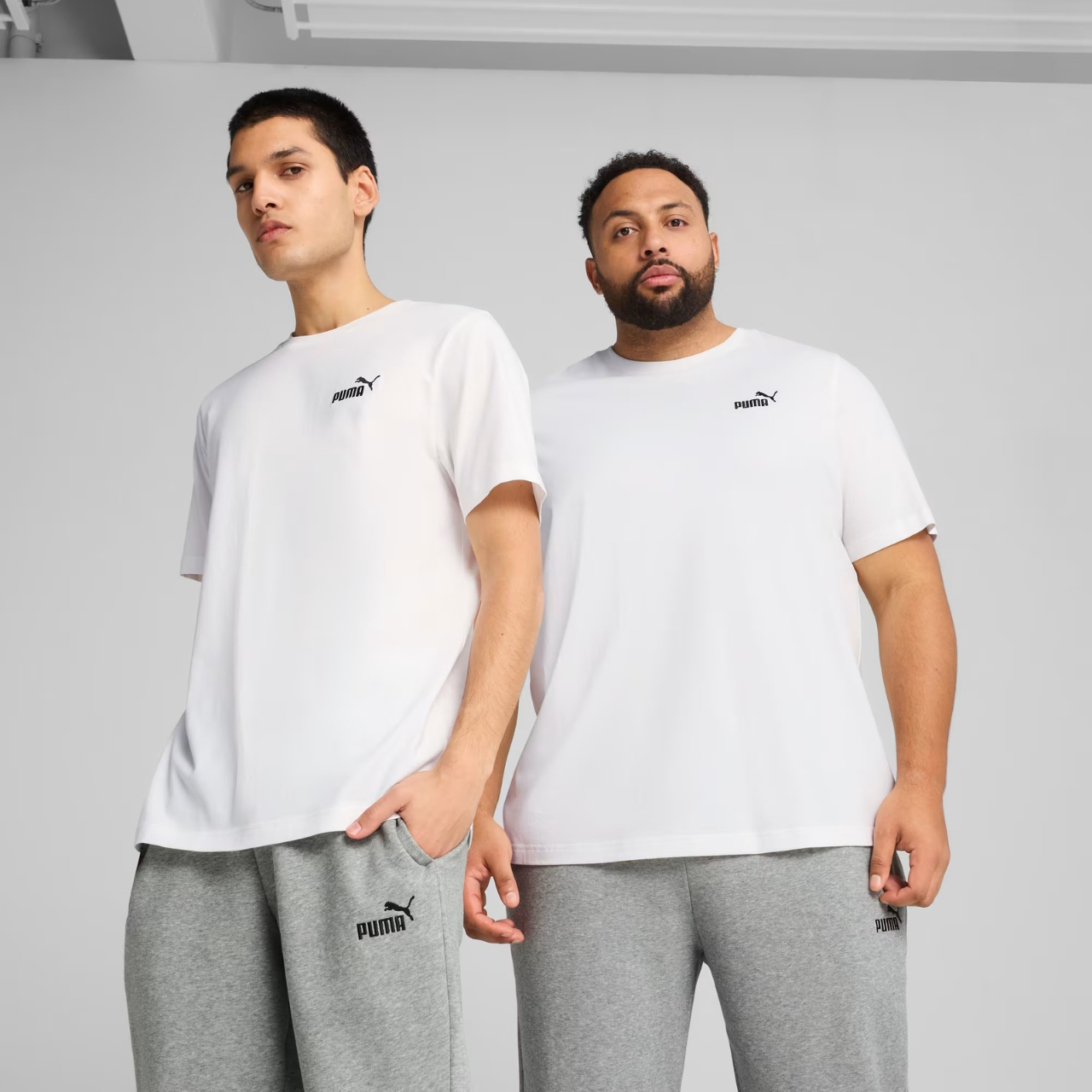 Koszulka męska Puma Ess Small No.1 Logo Tee biała – ujęcie 3