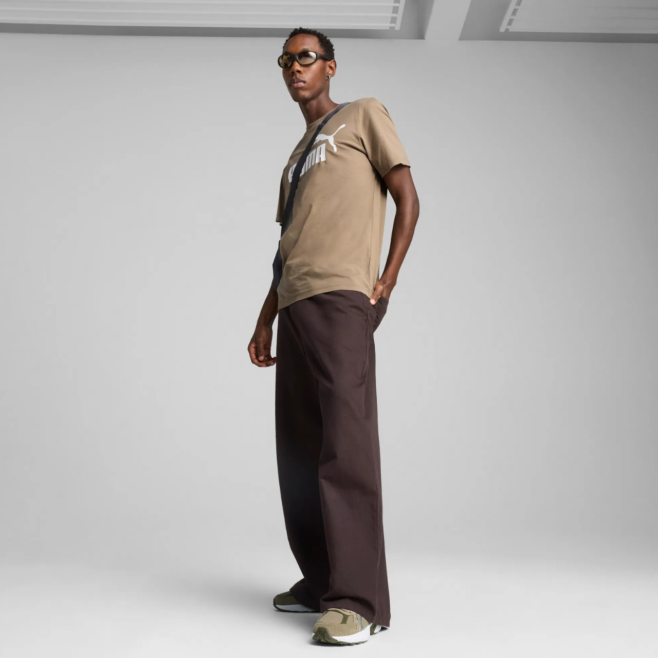 Koszulka męska Puma Ess No.1 Logo Tee (s) brązowa – ujęcie 5