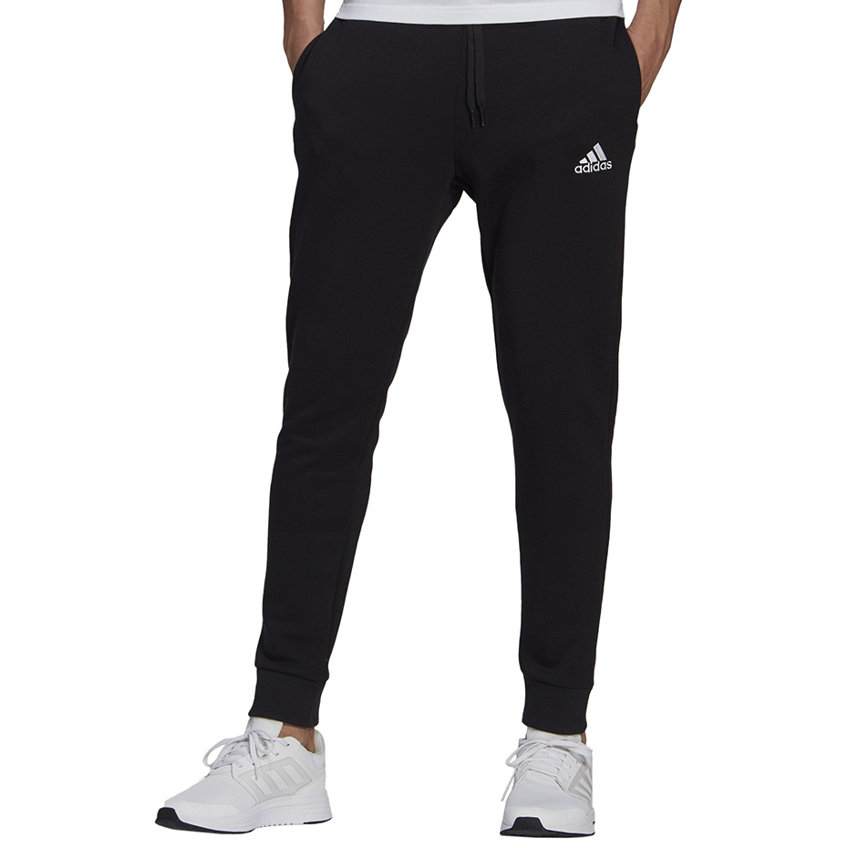 Spodnie męskie adidas Essentials Tapered Cuff Pants czarne – ujęcie 3