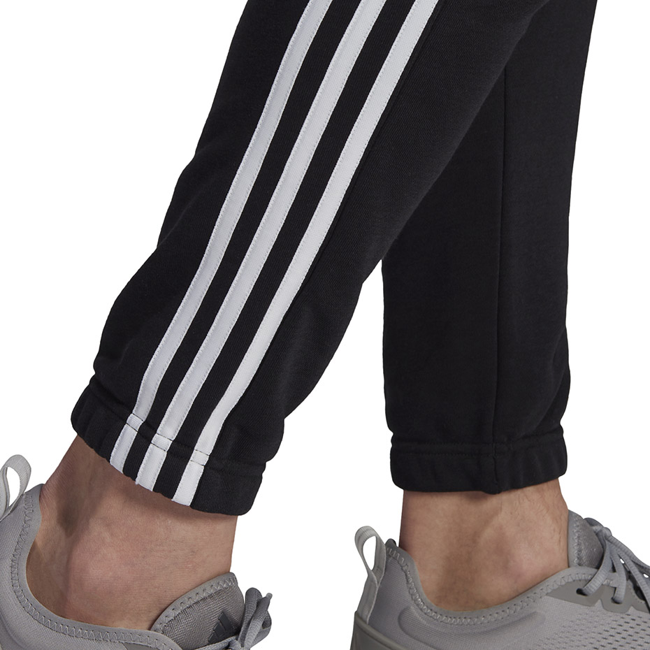 Spodnie męskie adidas Essentials Tapered Elasticcuff 3 Stripes Pant czarne – ujęcie 7