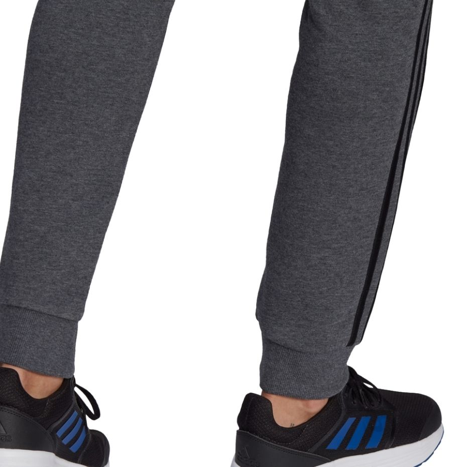 Spodnie męskie adidas Essentials Tapered Cuff 3 Stripes szare – ujęcie 6