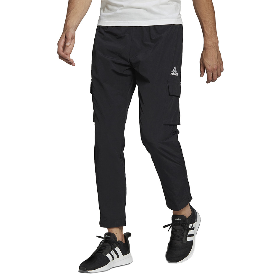 Spodnie męskie adidas Essentials Small Logo Woven Cargo 7/8 Pants czarne – ujęcie 2