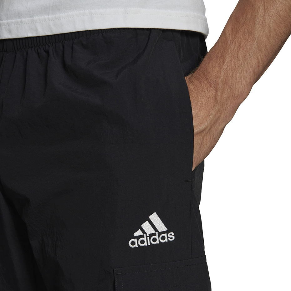 Spodnie męskie adidas Essentials Small Logo Woven Cargo 7/8 Pants czarne – ujęcie 5