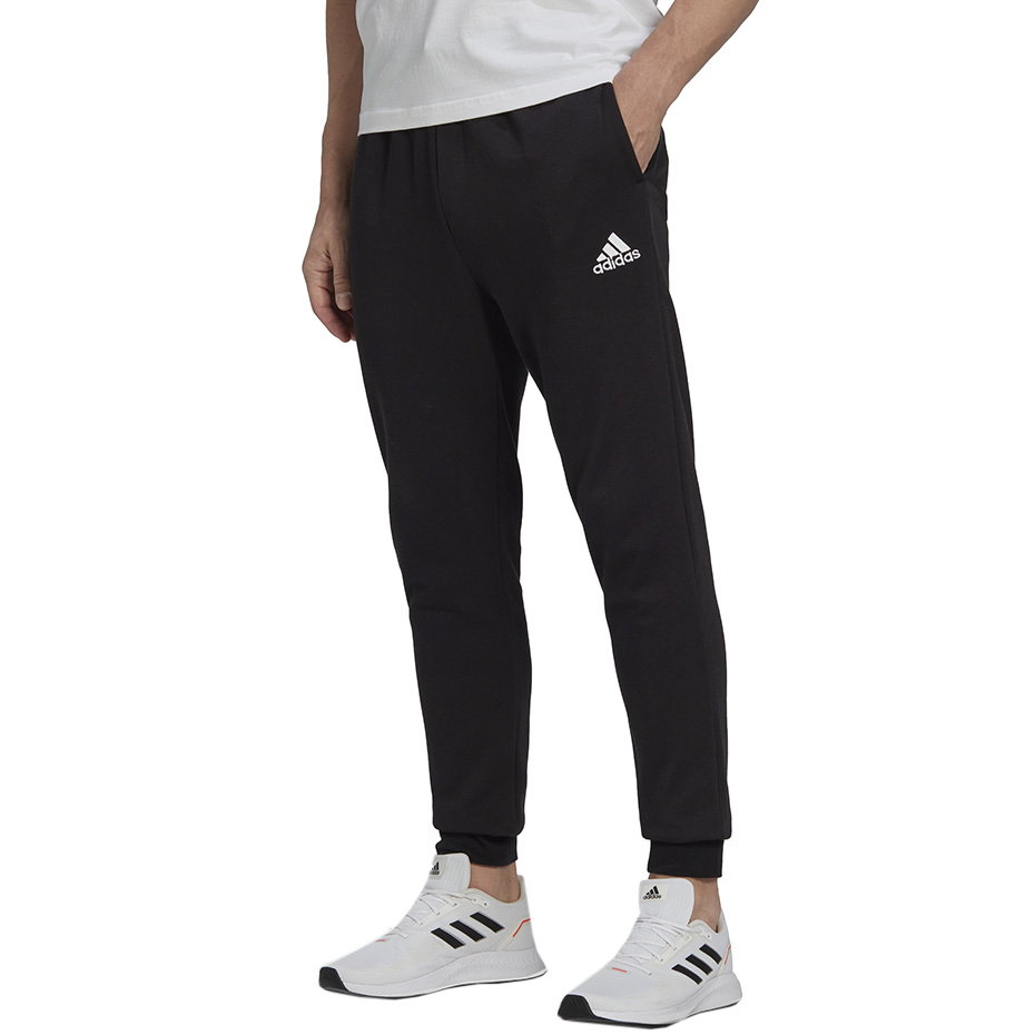 Spodnie męskie adidas Essentials Fleece Regular Tapered czarne – ujęcie 2