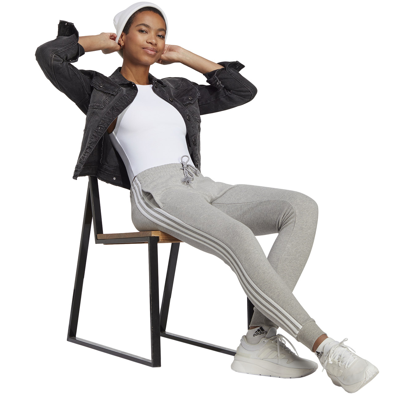 Spodnie damskie adidas Essentials 3-Stripes French Terry Cuffed szare – ujęcie 4