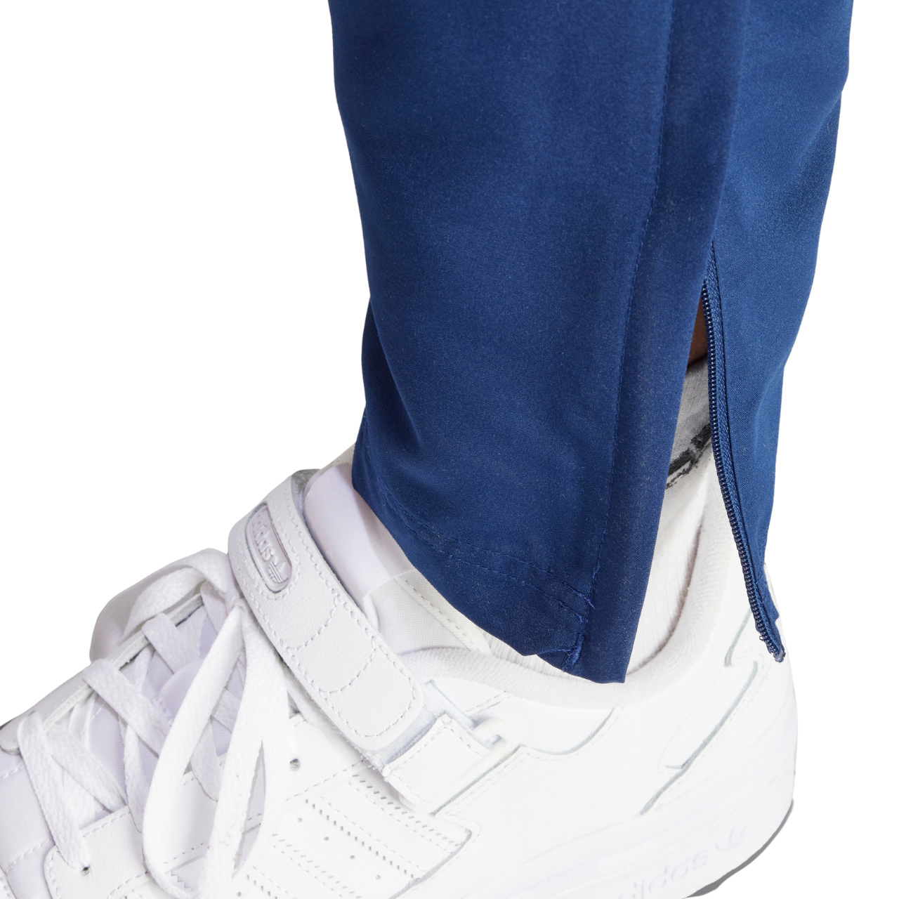 Spodnie męskie adidas Entrada 22 Presentation Pants garnatowe – ujęcie 5