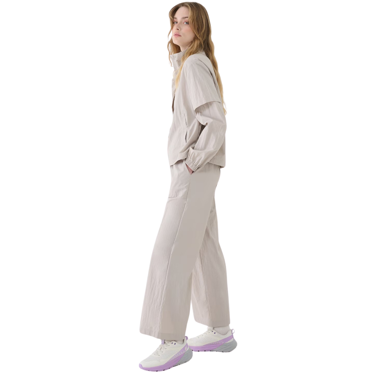 Kurtka damska 4F F190 beżowa 4FWSS25TJACF190 – ujęcie 4