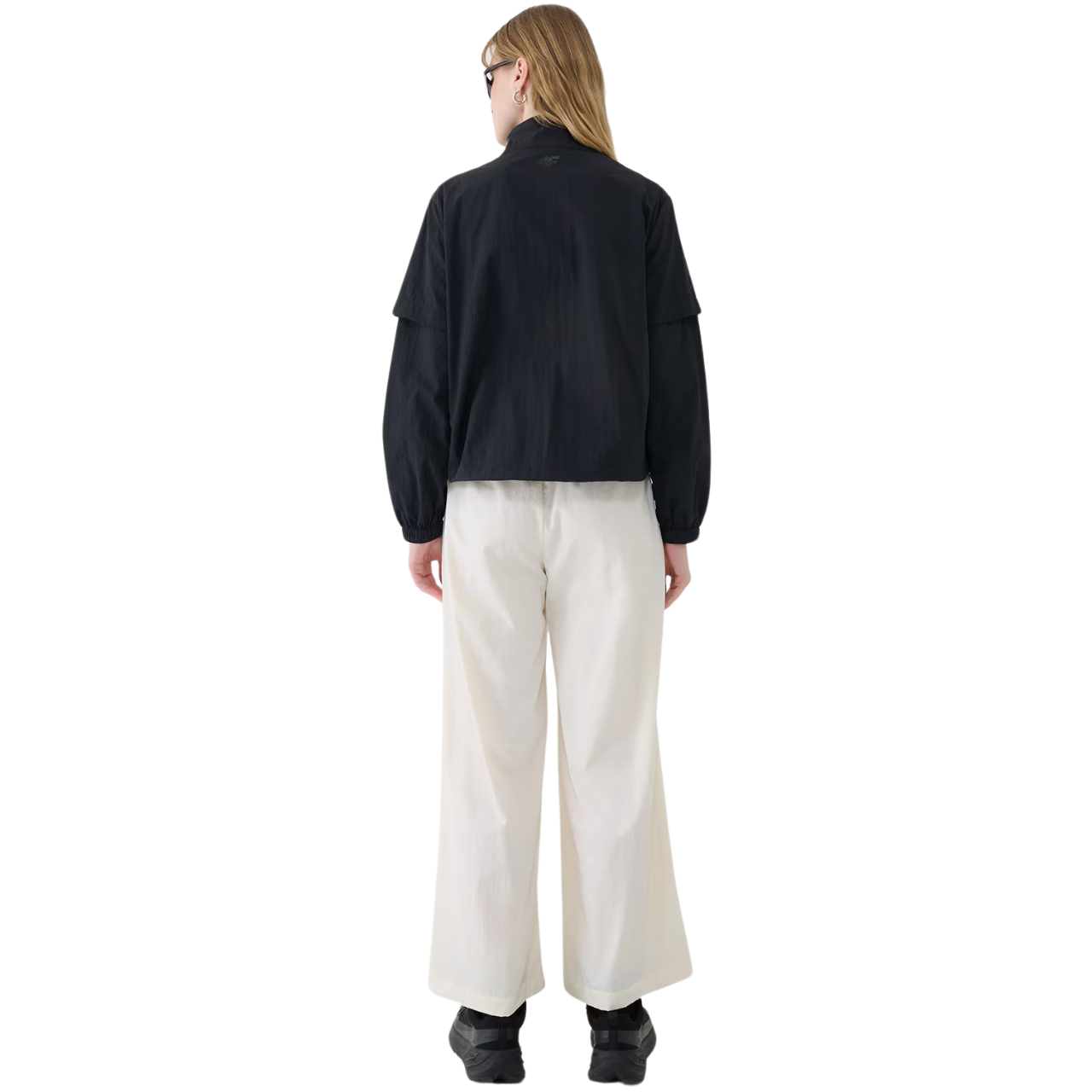 Kurtka damska 4F F190 głęboka czerń 4FWSS25TJACF190 – ujęcie 3