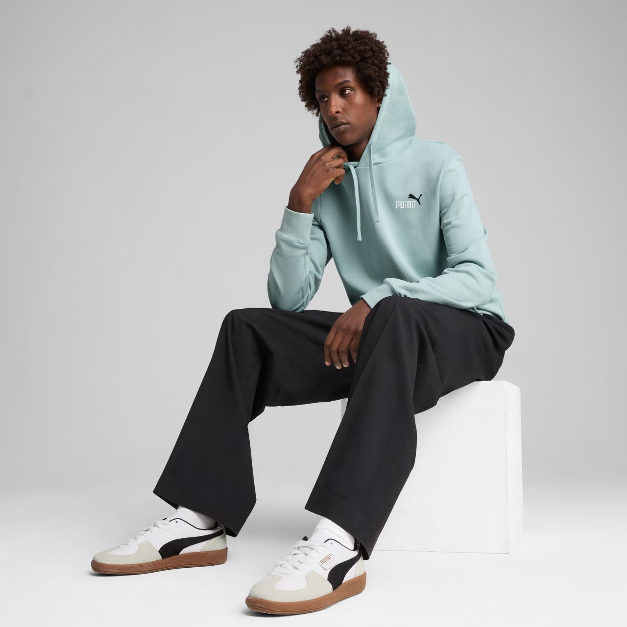 Bluza męska Puma Ess 2 Color Small No.1 Logo Hoodie TR zielona – ujęcie 5