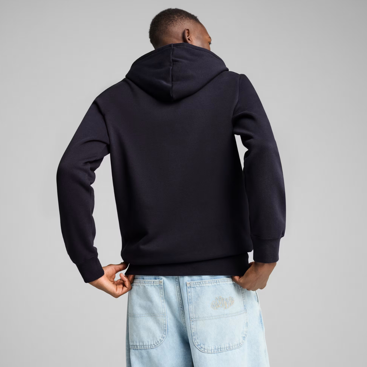 Bluza męska Puma Ess Logo Lab Hoodie FL granatowa – ujęcie 4