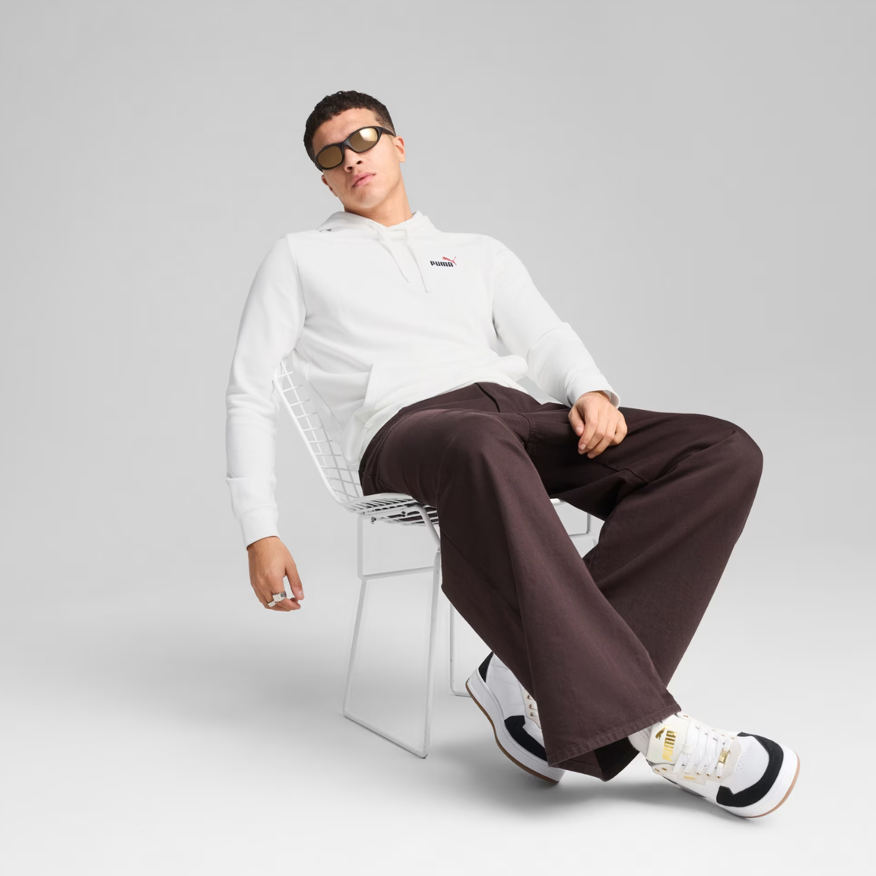 Bluza męska Puma Ess 2 Color Small No.1 Logo Hoodie TR biała – ujęcie 5