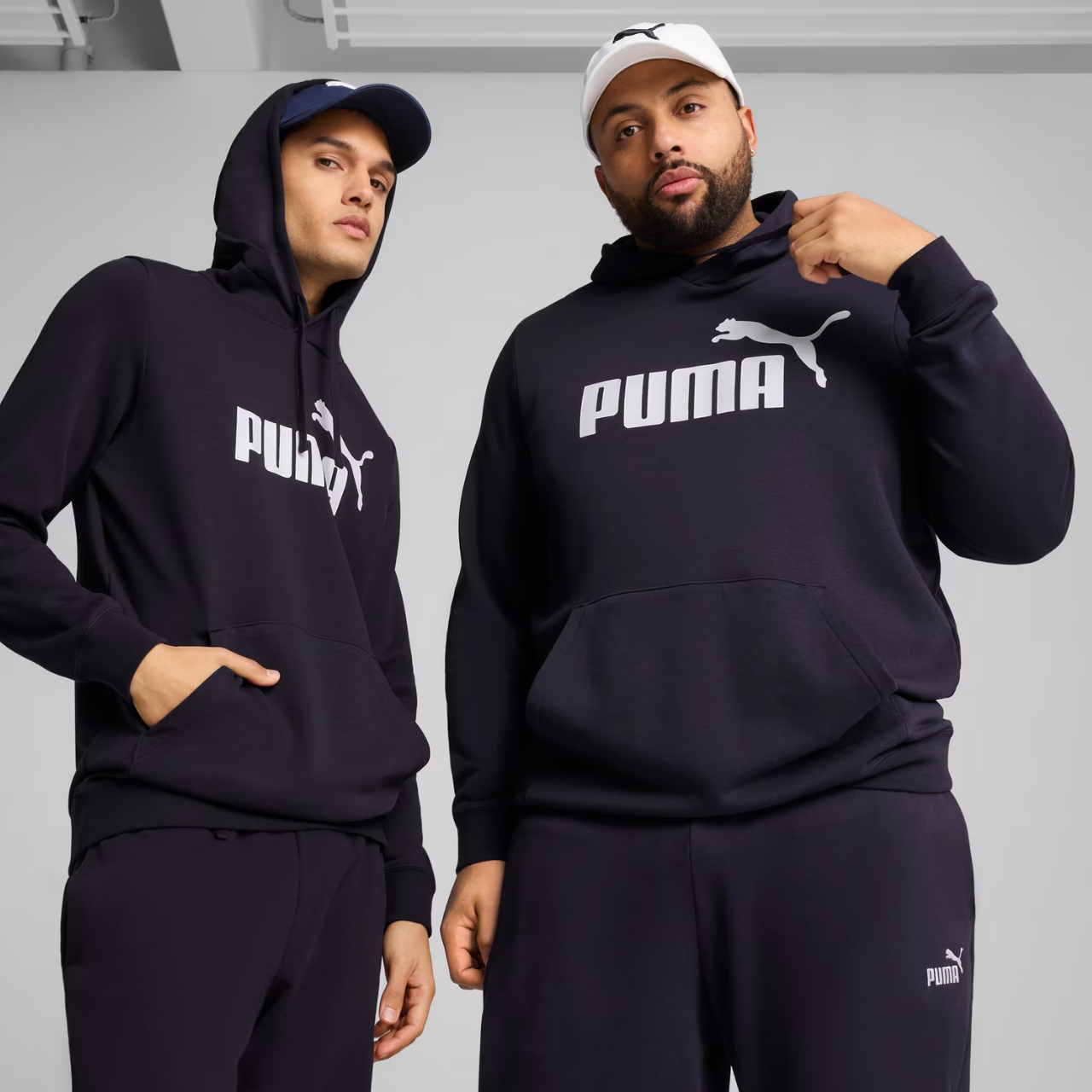 Bluza męska Puma ESS No.1 Logo Hoodie TR granatowa – ujęcie 3