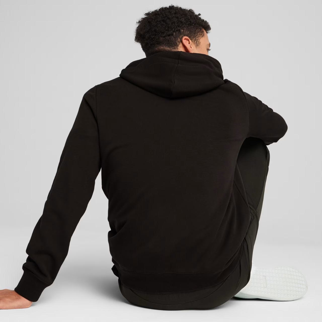 Bluza męska Puma ESS No.1 Logo Hoodie TR czarna – ujęcie 6