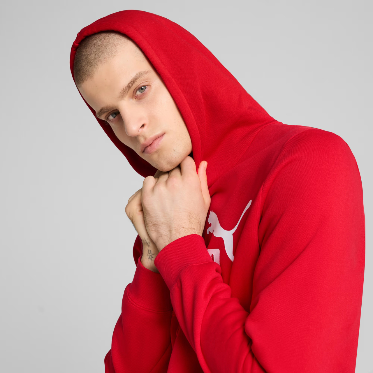 Bluza męska Puma ESS No.1 Logo Hoodie FL czerwona – ujęcie 5