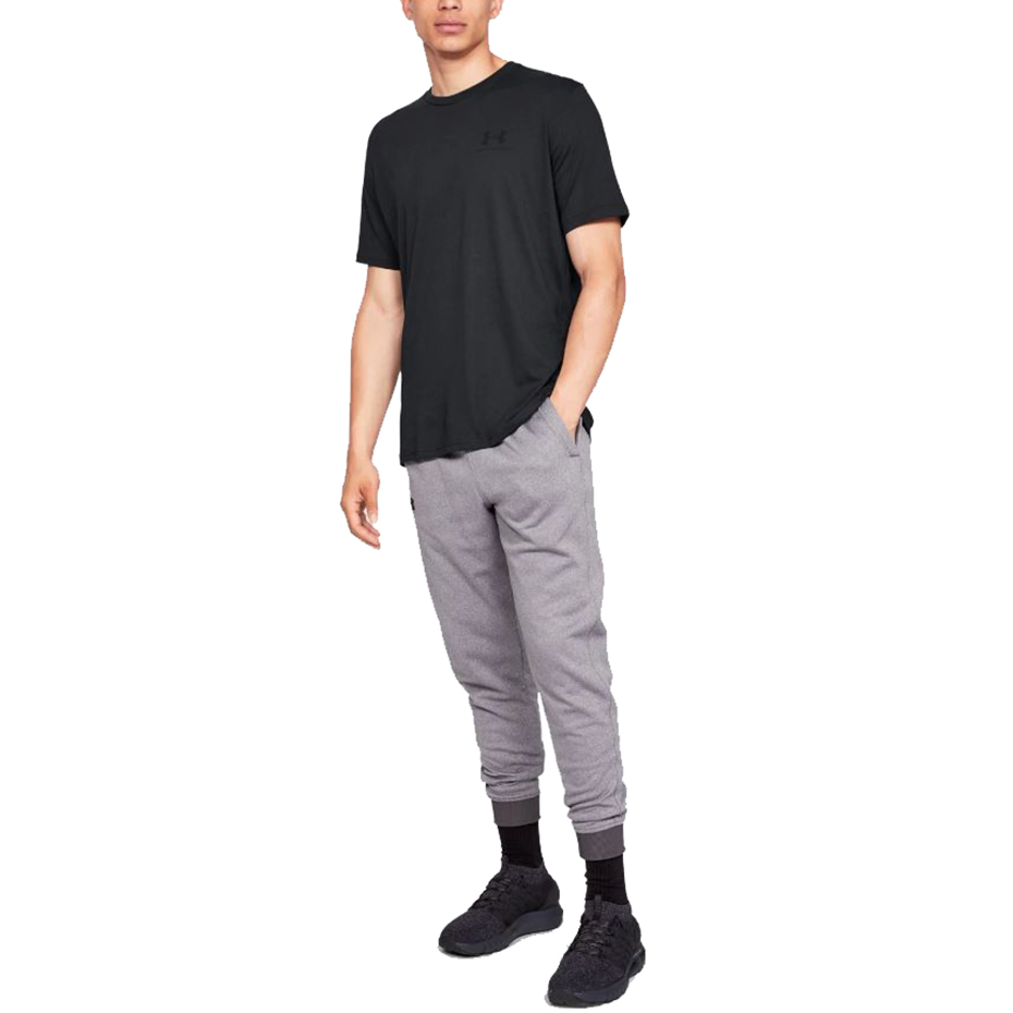 Koszulka męska Under Armour Sportstyle Left Chest SS czarna – ujęcie 4