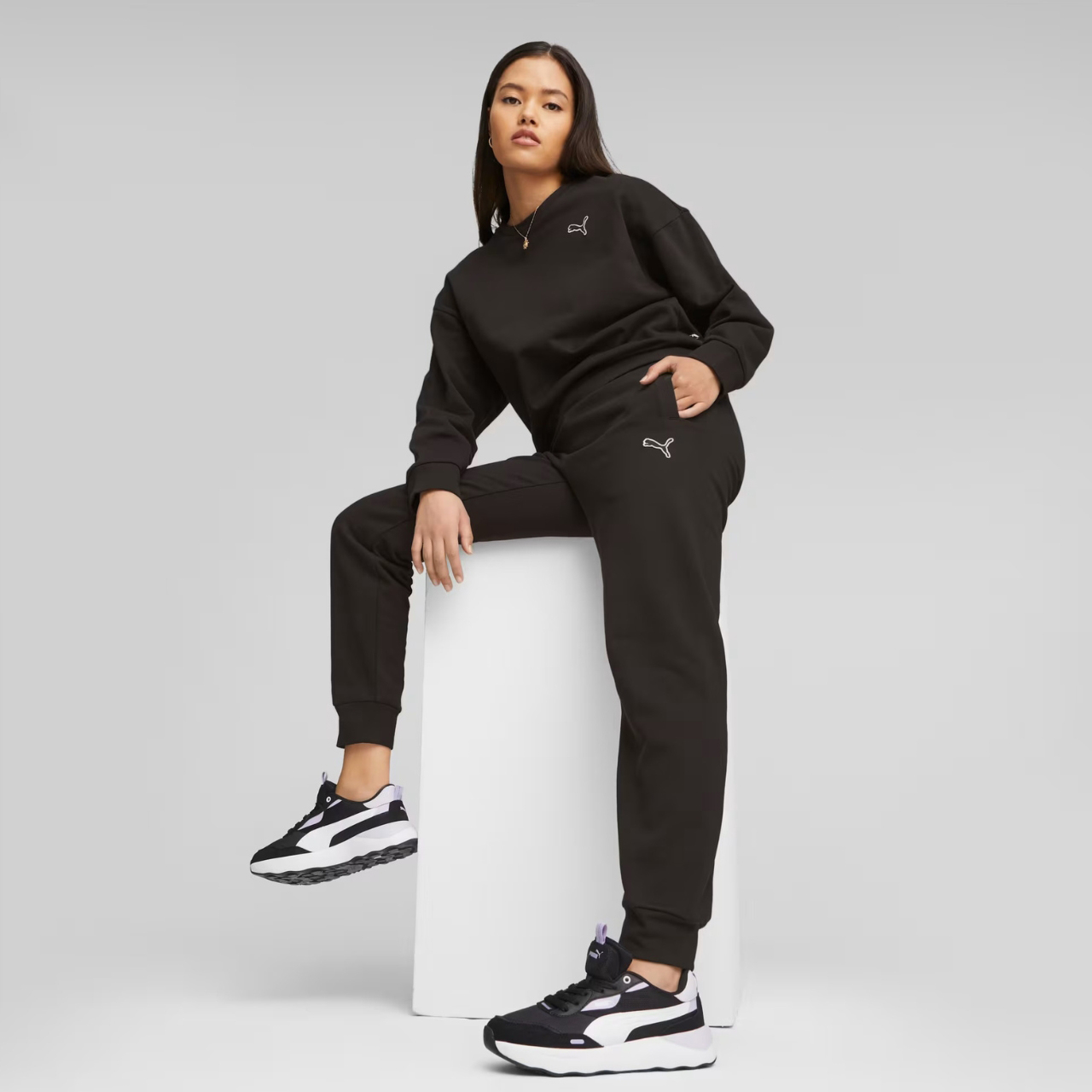 Spodnie damskie Puma Better Essentials czarne – ujęcie 7