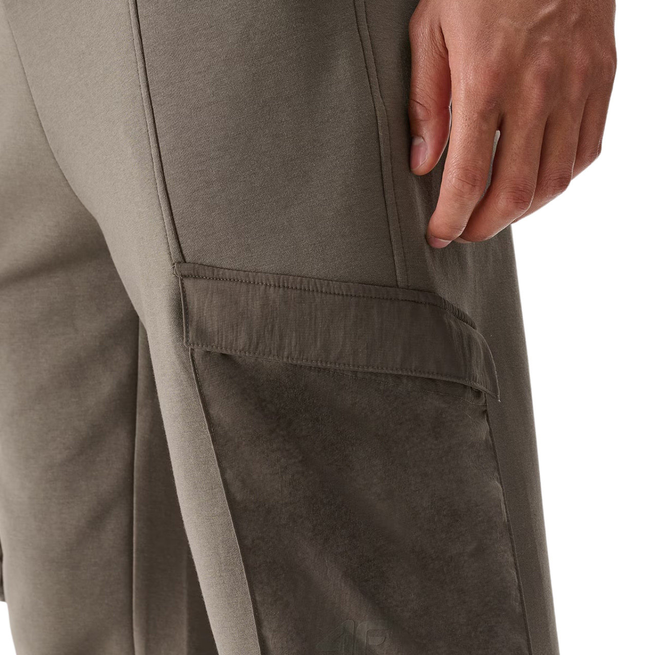 Spodnie męskie 4F CAS M0990 ciemny brąz 4FWSS25TTROM0990 – ujęcie 4