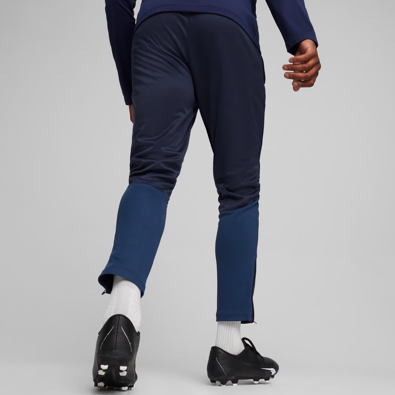 Spodnie męskie Puma Team Goal Training granatowe – ujęcie 4