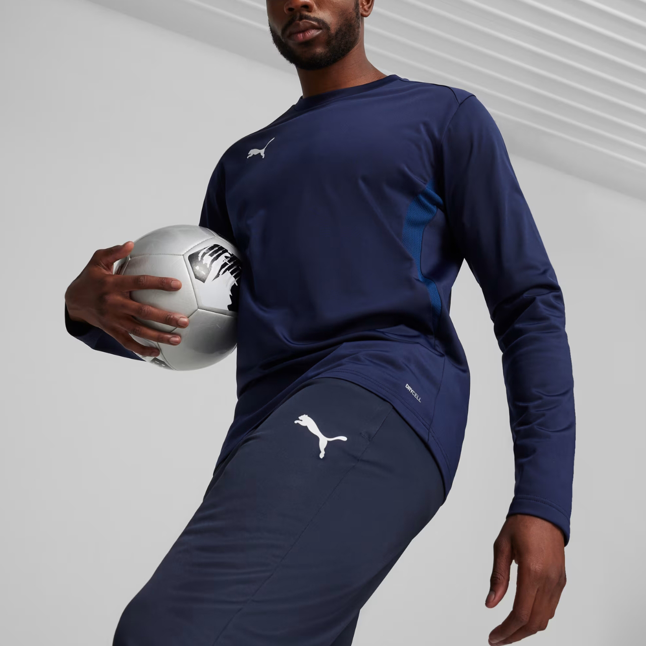 Spodnie męskie Puma Team Goal Training granatowe – ujęcie 5