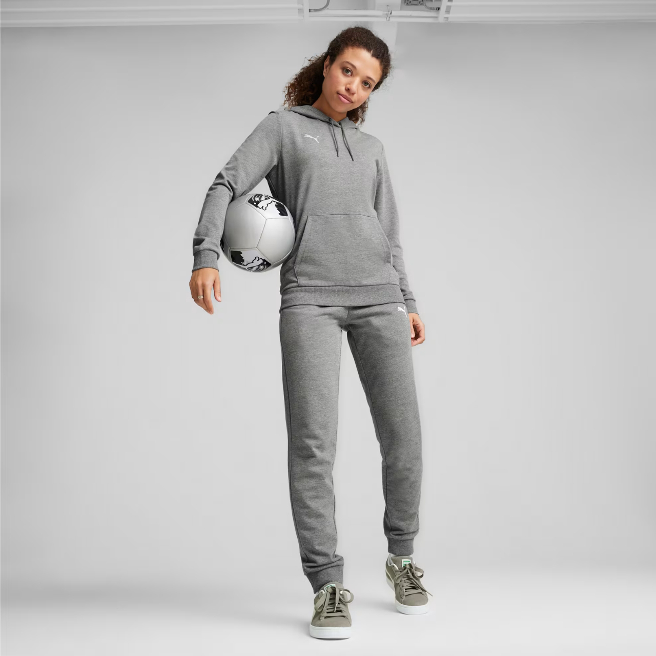 Spodnie damskie Puma Team Goal Casuals szare – ujęcie 7