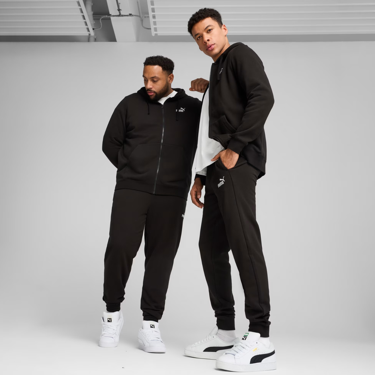 Spodnie męskie Puma Ess No.1 Logo Slim czarne – ujęcie 3