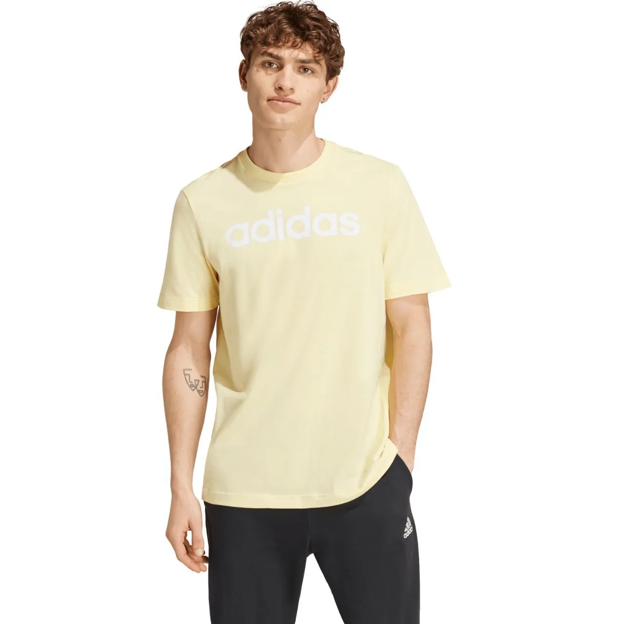 Koszulka męska adidas Essentials Single Jersey Linear Embroidered żółta